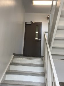 Peinture des murs cage escalier après - Marcel Nault Peintre